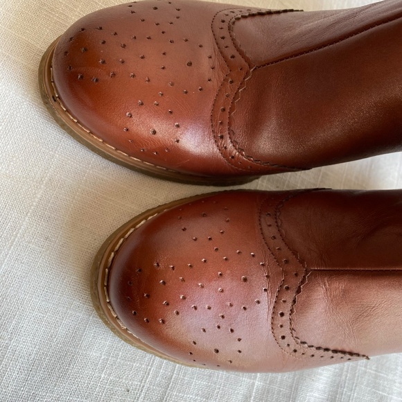 Tommy Hilfiger cognac wedge booties with perforated brogue details Size 9.5 - Picture 3 of 12